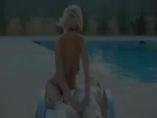 傑出した ガーデン マッサージ の 優れた 女の子