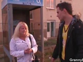 On výbery hore an starý fantázie žena a ofina ju
