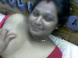ইন্ডিয়ান fascinating দেশী আন্টি মধ্যে লাল পোশাক