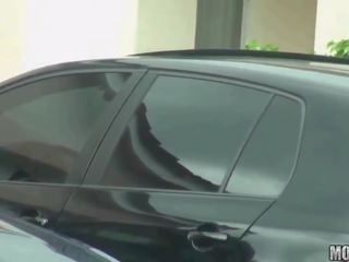 魅力的な ティーン ツバメ 大きい 軸